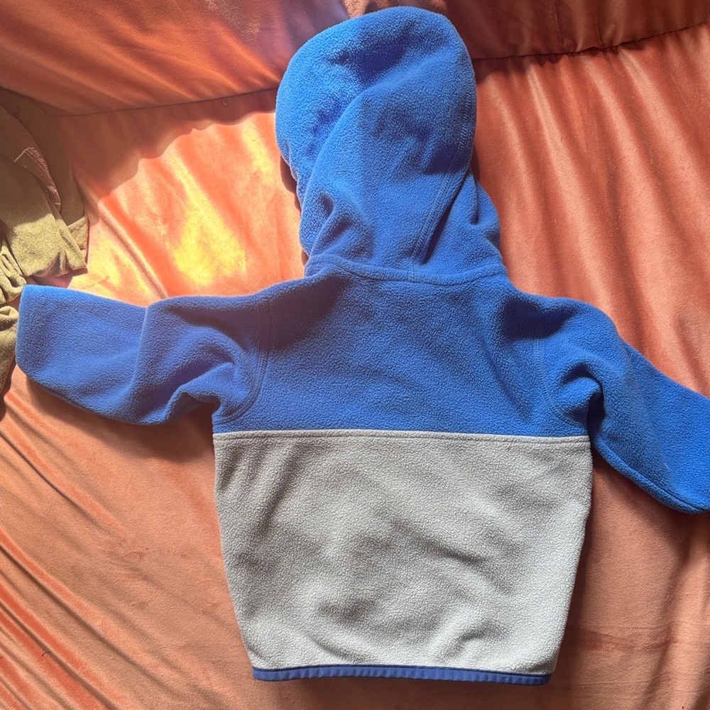 Patagonia Kids Blue and Light Gray Fleece Hooded Jacket - Picture 3 of 3